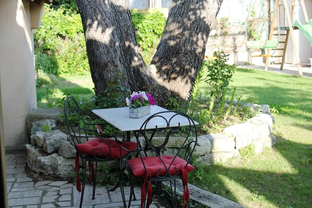 A L'Oree Du Pin Acomodação com café da manhã Aix-en-Provence 2*,  França